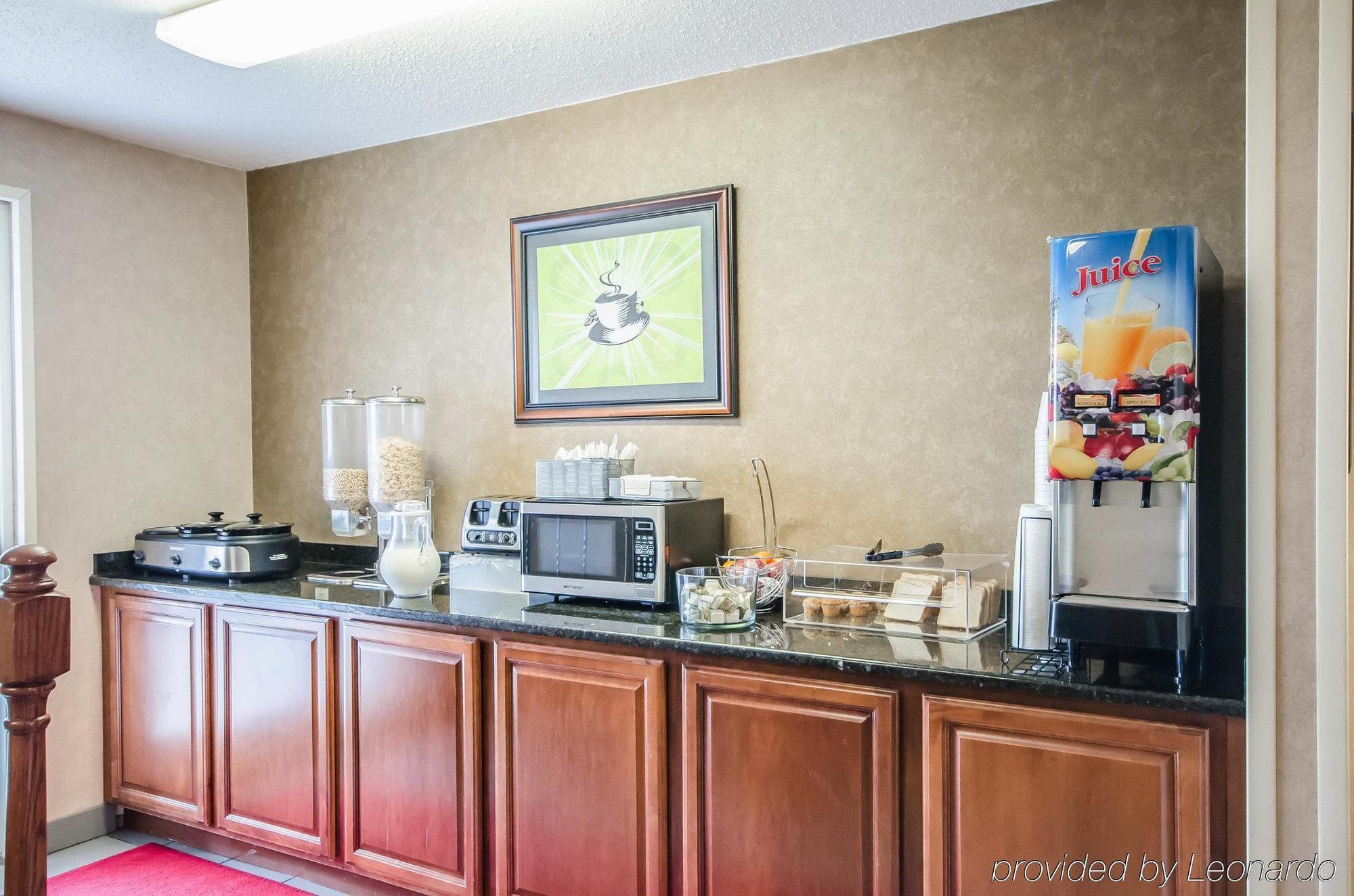 Econo Lodge Inn & Suites Evansville Stevenson Exteriör bild