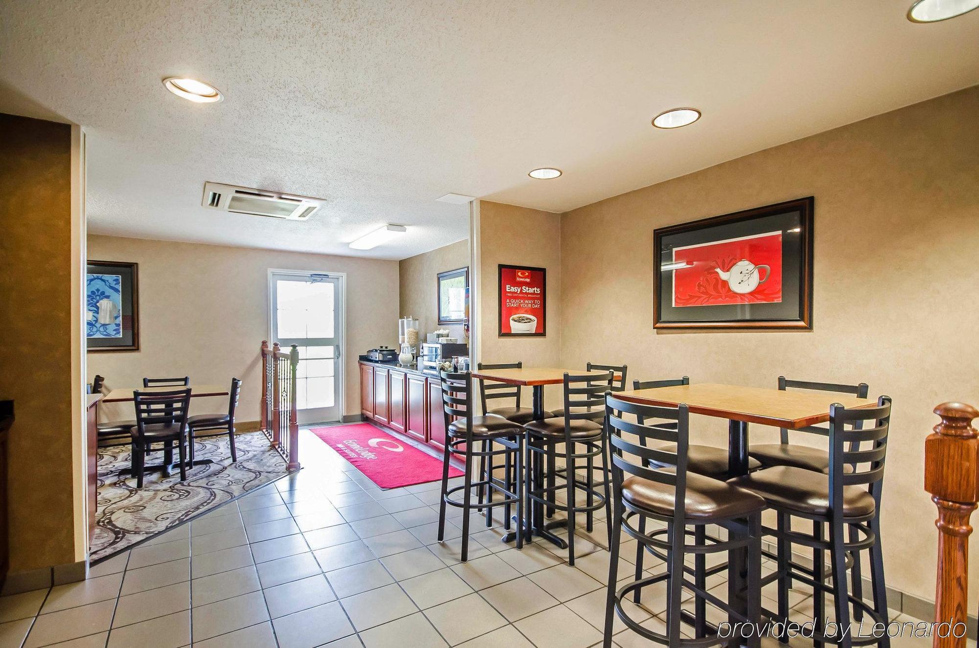 Econo Lodge Inn & Suites Evansville Stevenson Exteriör bild