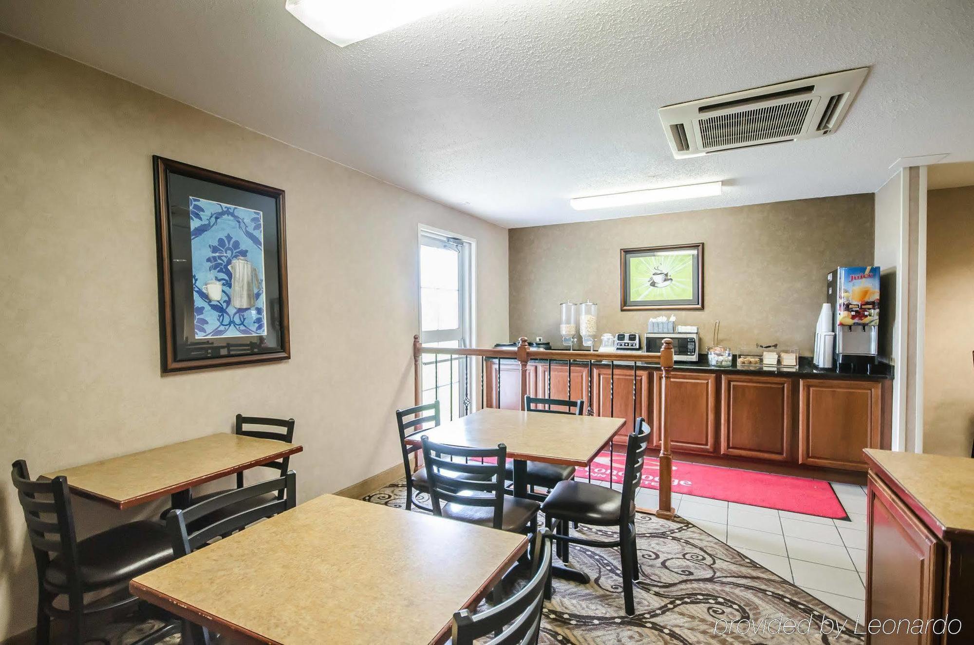 Econo Lodge Inn & Suites Evansville Stevenson Exteriör bild