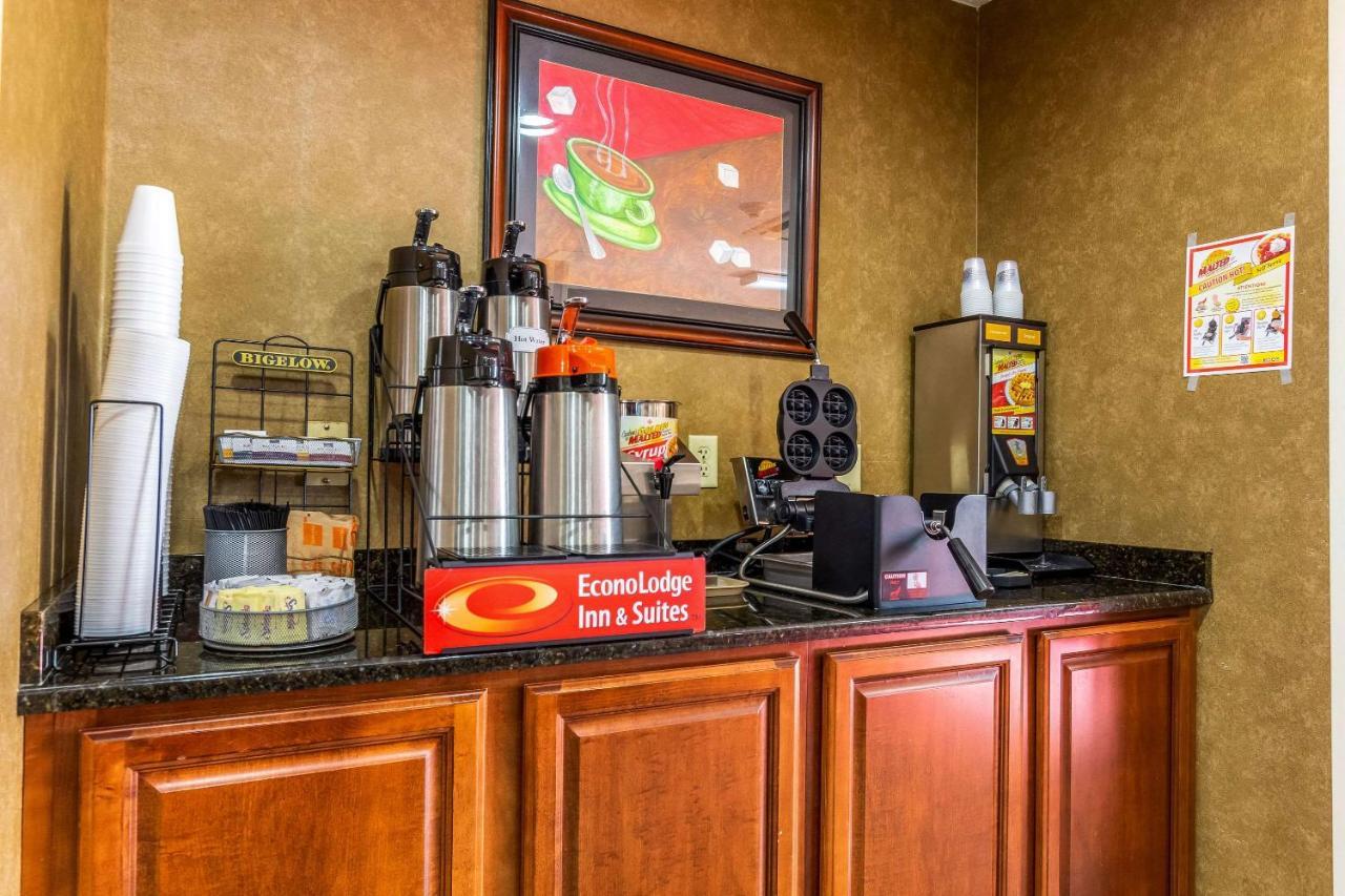 Econo Lodge Inn & Suites Evansville Stevenson Exteriör bild